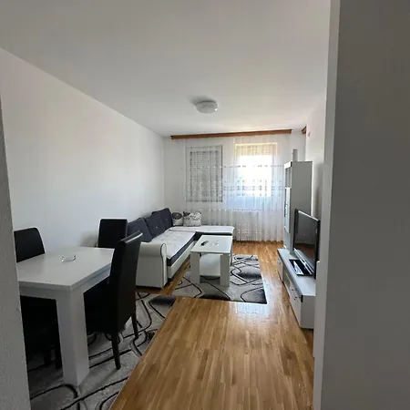 Apartamento Stan U Bijeljini- Iznajmljivanje *